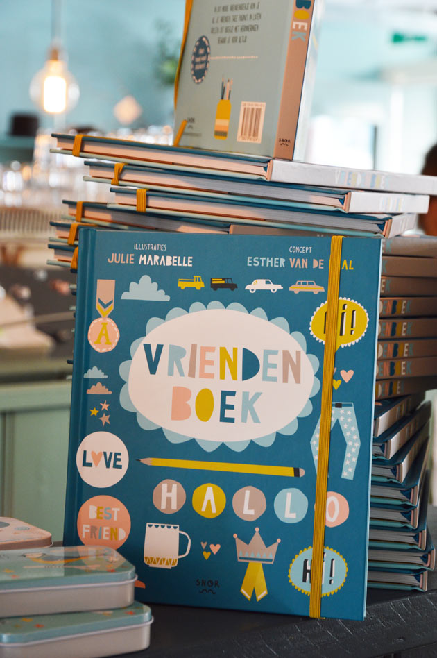 Friends Book party!