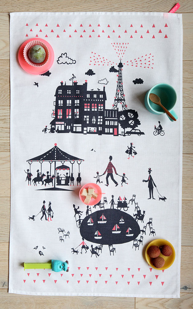FREE Un Dimanche à Paris tea Towel